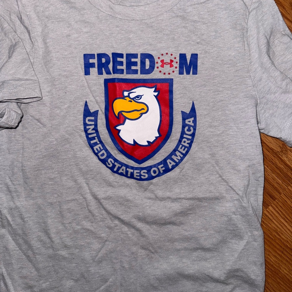 Under Armour Freedom Tshirt Boys XS